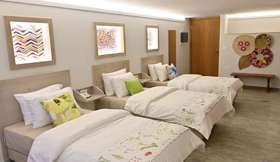 Domaine des Oliviers — guest room interior